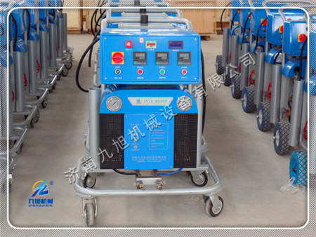 聚氨酯噴涂機詬誶料施工注意事項